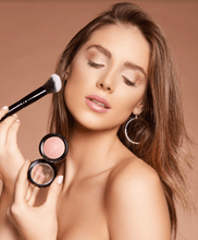 Load image into Gallery viewer, Soft and Smokey Makeup Kit